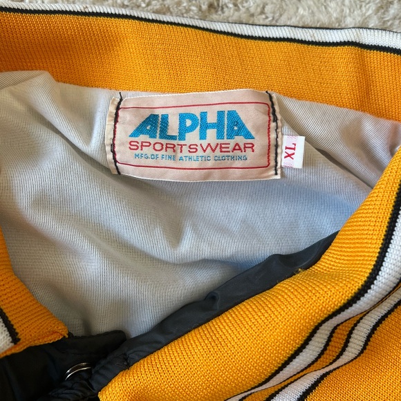 Vintage Bomber Jacket - Picture 3 of 3